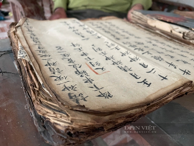 Người bảo tồn và truyền dạy chữ Nôm Dao ở Hòa Bình- Ảnh 2.