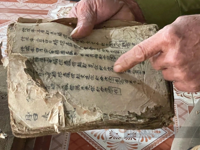 Người bảo tồn và truyền dạy chữ Nôm Dao ở Hòa Bình- Ảnh 3.