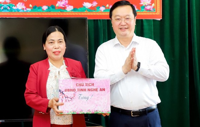 Chủ tịch UBND tỉnh Nghệ An Nguyễn Đức Trung dự sinh hoạt Đảng tại Chi bộ xóm Sen 2- Ảnh 3.