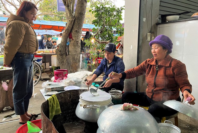 Đặc sản bén miệng của dân một nơi ở Nghệ An là ăn cá trích với thứ bánh thơm nức mùi hành phi- Ảnh 3.