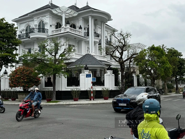 Công an phong toả các tuyến đường tại khu vực nhà Chủ tịch UBND tỉnh Quảng Ngãi Đặng Văn Minh- Ảnh 4.