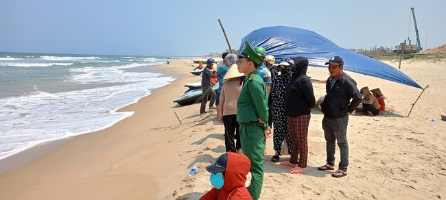 Tìm thấy nạn nhân thứ hai trong vụ anh em sinh đôi mất tích khi tắm biển tại Đà Nẵng- Ảnh 2.
