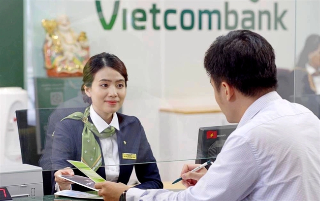 Cổ phiếu tiêu điểm hôm nay (15/4): Tỷ lệ bao phủ nợ xấu cao nhất nhì ngành ngân hàng, VCB vẫn "hot" để đầu tư- Ảnh 1.