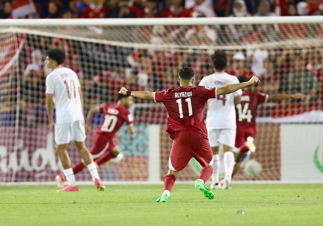 Video: Bị thổi 1 quả penalty, nhận 2 thẻ đỏ, U23 Indonesia gục ngã trước U23 Qatar- Ảnh 1.