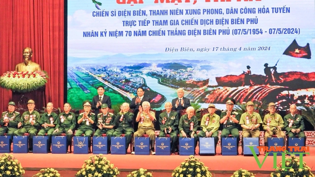 Tri ân chiến sĩ Điện Biên và thanh niên xung phong, dân công hoả tuyến

- Ảnh 1.