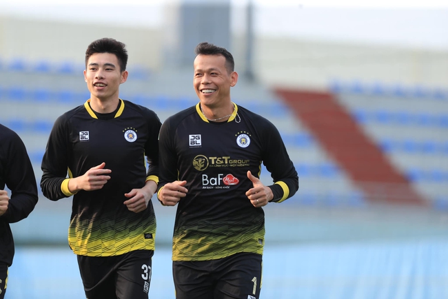 Thủ môn Bùi Tấn Trường bật mí lý do “quay xe”, gia nhập Hà Nội FC- Ảnh 2.