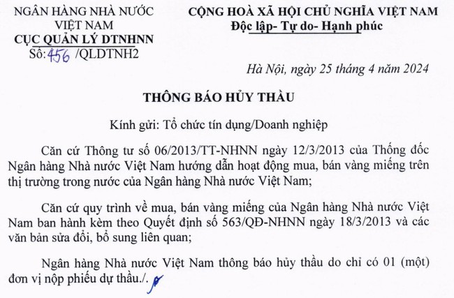 Phiên đấu thầu vàng bị huỷ lần 2: Chuyên gia tài chính nói thẳng điều "bất hợp lý"- Ảnh 1.