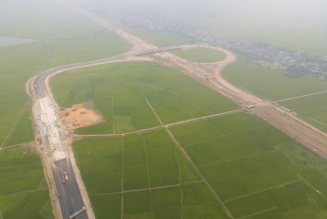 Ngắm toàn cảnh 30km đầu tiên trên dự án cao tốc Diễn Châu - Bãi Vọt được thông xe- Ảnh 10.