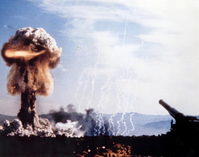 Mỹ ném bom hạt nhân xuống Trung Quốc trong Chiến tranh Triều Tiên, chuyện gì sẽ xảy ra?- Ảnh 1.