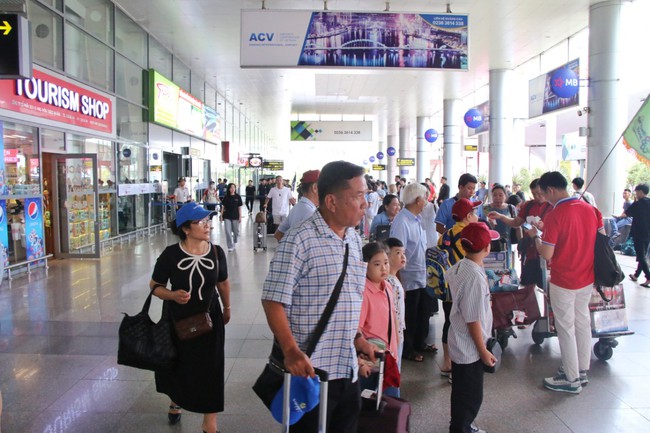 Hành khách để quên hơn 300 triệu đồng tại sân bay Đà Nẵng- Ảnh 1.