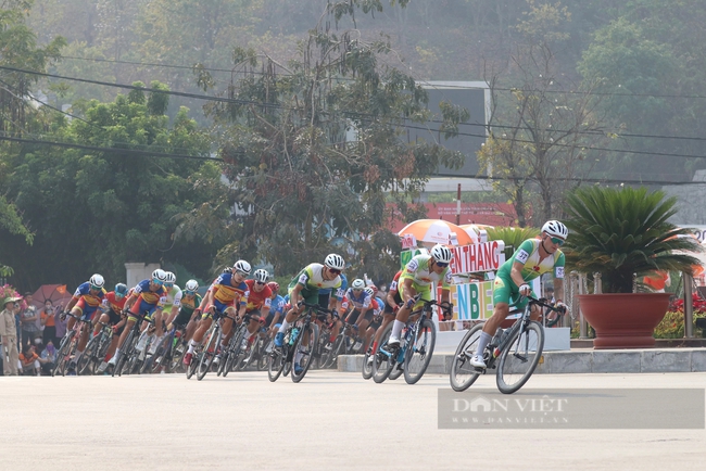 Khai mạc cuộc đua xe đạp 2.700km dọc đất nước, kỷ niệm 70 năm chiến thắng Điện Biên Phủ- Ảnh 2.