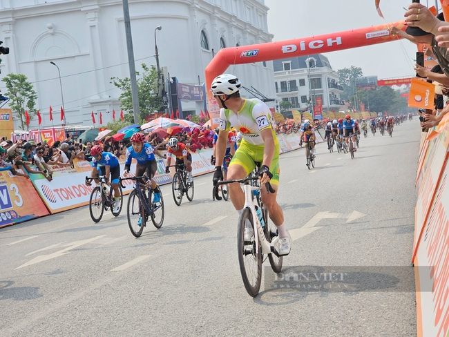 Khai mạc cuộc đua xe đạp 2.700km dọc đất nước, kỷ niệm 70 năm chiến thắng Điện Biên Phủ- Ảnh 3.