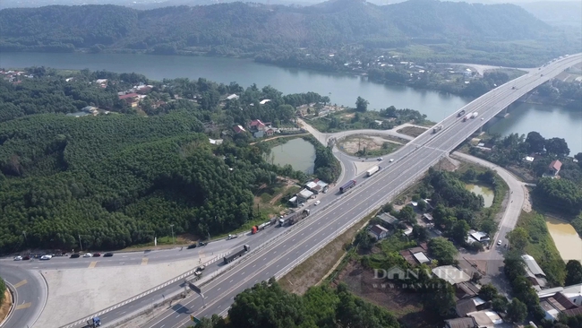 Không xử phạt xe hạng nặng đi vào cao tốc Cam Lộ-La Sơn trong 1-2 tuần đầu có quy định cấm- Ảnh 7.