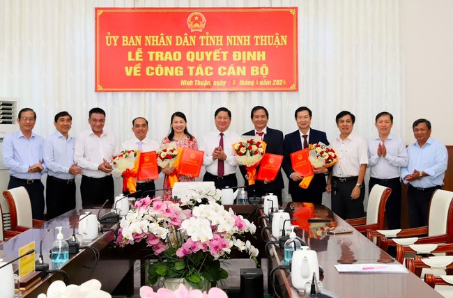 Bổ nhiệm lãnh đạo mới ở Đài Phát thanh - Truyền hình và Bệnh viện Đa khoa tỉnh Ninh Thuận- Ảnh 1.
