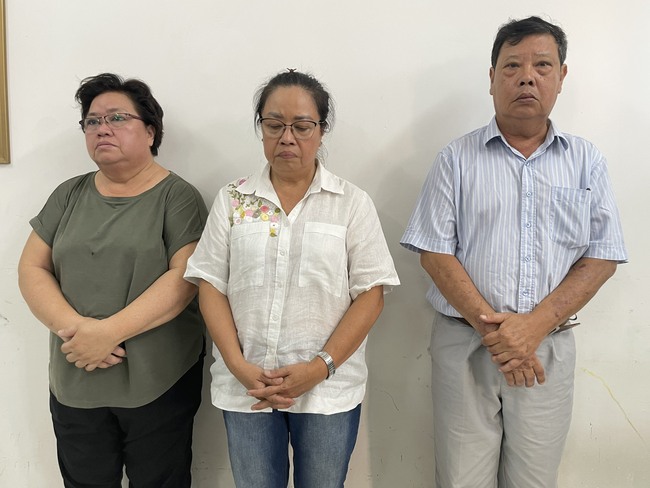 Bắt luật sư cùng cán bộ UBND phường ở Bình Thạnh, tiếp tay giúp 3 người chiếm đoạt nhà- Ảnh 2.