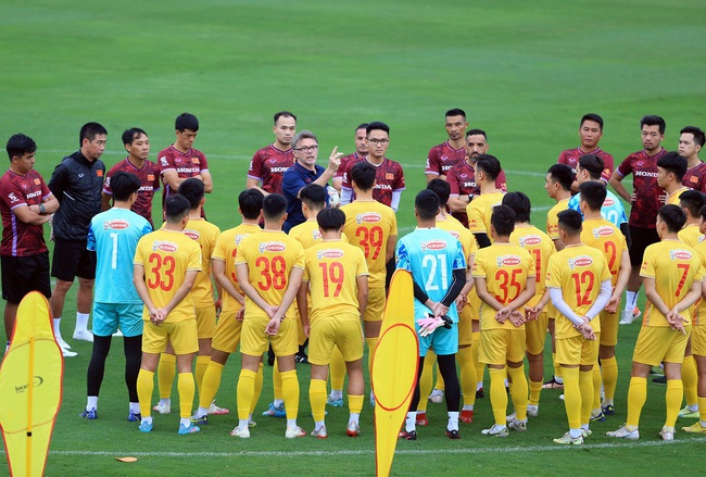 HLV Troussier: “Có 20 Hoàng Đức hoặc 20 Việt Anh, ĐT Việt Nam sẽ dự World Cup"- Ảnh 2.