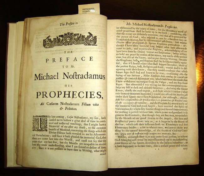 Nostradamus tiên đoán "chuẩn như thần" cái chết của hoàng đế nào?- Ảnh 2.