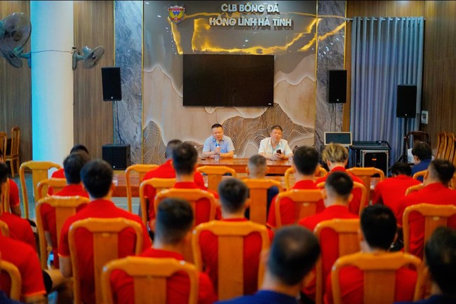 5 cầu thủ CLB Hà Tĩnh bị điều tra ma tuý, Tập đoàn Hoàng Sơn có hành động “ấm lòng"- Ảnh 2.