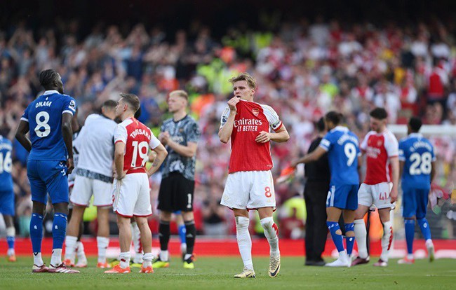 Nhìn Man City vô địch, HLV Arteta nói lời cay đắng- Ảnh 1.