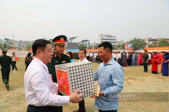 Trưởng Ban Tuyên giáo Trung ương Nguyễn Trọng Nghĩa làm việc với tỉnh Điện Biên- Ảnh 2.