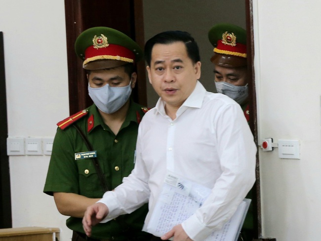 Chủ tịch Đà Nẵng ký quyết định dỡ phong tỏa tài sản liên quan Phan Văn Anh Vũ và vợ- Ảnh 2.