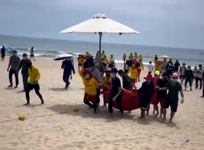 Tìm thấy nạn nhân còn lại trong vụ 9 người bị sóng cuốn tại bãi biển Đà Nẵng- Ảnh 1.