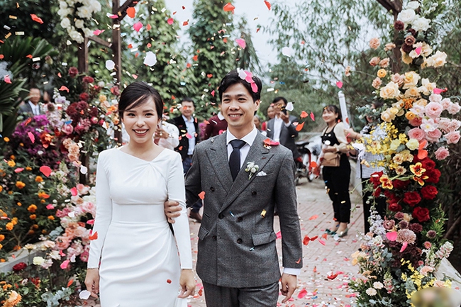 5 tuyển thủ ĐT Việt Nam lấy vợ là tiểu thư "lá ngọc cành vàng"- Ảnh 2.