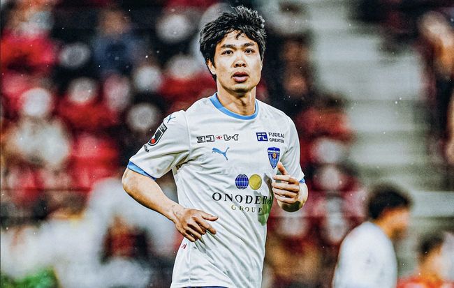 Bị “ném đá” vì Công Phượng, HLV Yokohama FC vội giải thích- Ảnh 1.