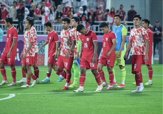 Bóng đá Việt Nam có nên học theo Indonesia, nhập tịch cầu thủ ồ ạt?- Ảnh 1.