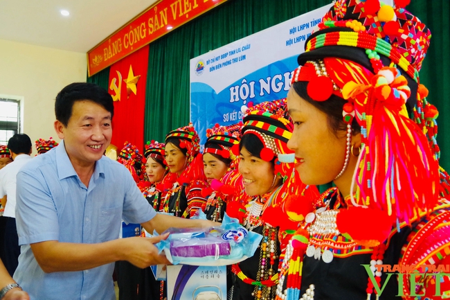 Lai Châu: Sơ kết chương trình phối hợp giữa Đồn Biên phòng Thu Lũm và Hội LHPN huyện Lâm Thao, Phú Thọ- Ảnh 4.