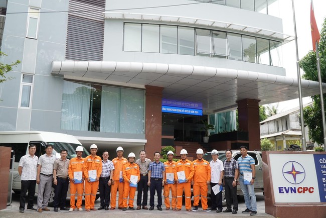 EVNCPC đồng loạt ra quân hỗ trợ hoàn thành dự án đường dây 500kV mạch 3 Quảng Trạch - Phố Nối- Ảnh 1.