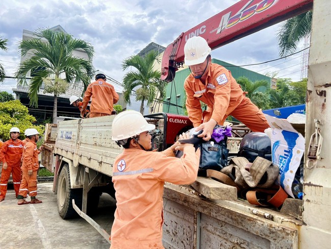 EVNCPC điều thêm nhân lực hỗ trợ thi công xây dựng dự án đường dây 500kV mạch 3 từ Quảng Trạch đến Phố Nối- Ảnh 2.