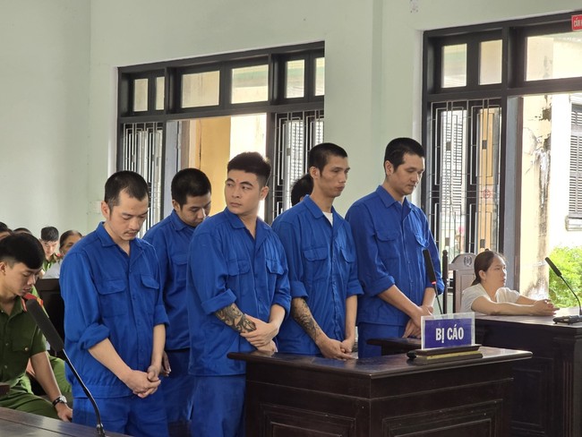  Nhóm đối tượng dùng súng quân dụng gây rối trật tự công cộng ở Thừa Thiên Huế lãnh án - Ảnh 1.