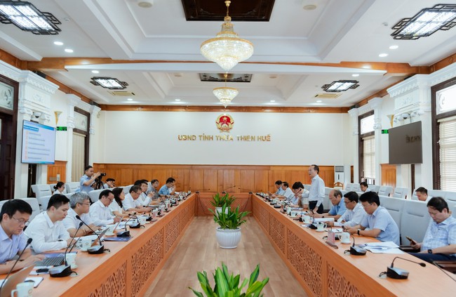 Lãnh đạo EVN và tỉnh Thừa Thiên Huế làm việc về công tác cung ứng điện và phát triển điện lực- Ảnh 1.