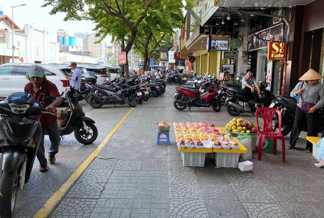 11 tuyến đường được thí điểm cho thuê vỉa hè ở quận 1 là những đường nào?       - Ảnh 1.