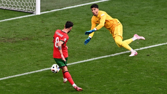Ronaldo chưa ghi bàn, vì sao ĐT Bồ Đào Nha vẫn thăng hoa?- Ảnh 2.