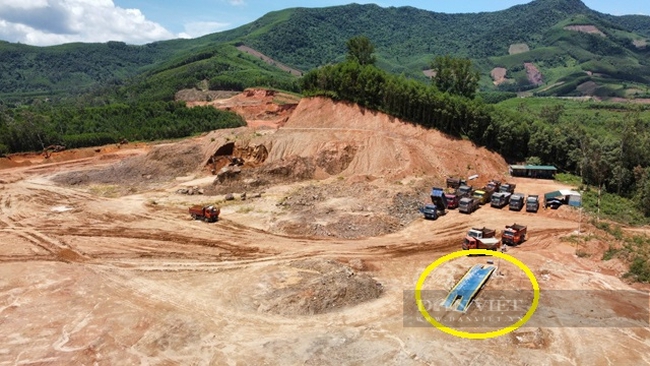 Huyện chỉ đạo “nóng” kiểm tra khai thác, vận chuyển đất tại mỏ Tân Lập tỉnh Quảng Ngãi- Ảnh 1.