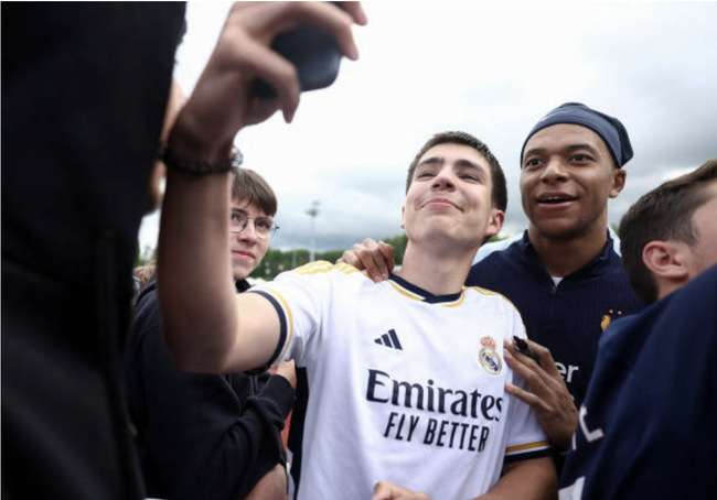 Đội hình Real Madrid sẽ ra sao khi có Kylian Mbappe?- Ảnh 1.