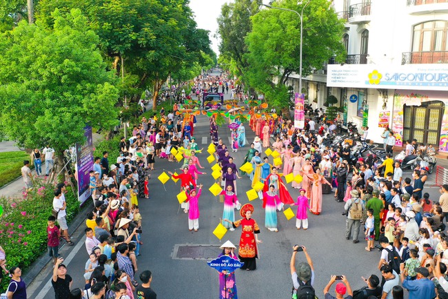 Ấn tượng sắc màu văn hóa lễ hội đường phố Festival Huế 2024- Ảnh 2.