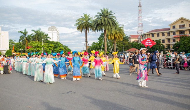 Ấn tượng sắc màu văn hóa lễ hội đường phố Festival Huế 2024- Ảnh 4.