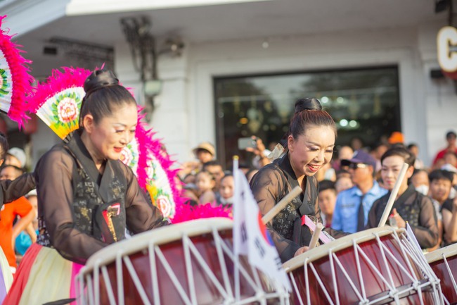 Ấn tượng sắc màu văn hóa lễ hội đường phố Festival Huế 2024- Ảnh 8.