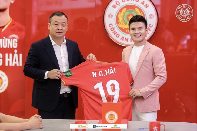 Chuyển nhượng V.League 17/7: Quang Hải nhận “lót tay” 27 tỷ đồng? - Ảnh 1.