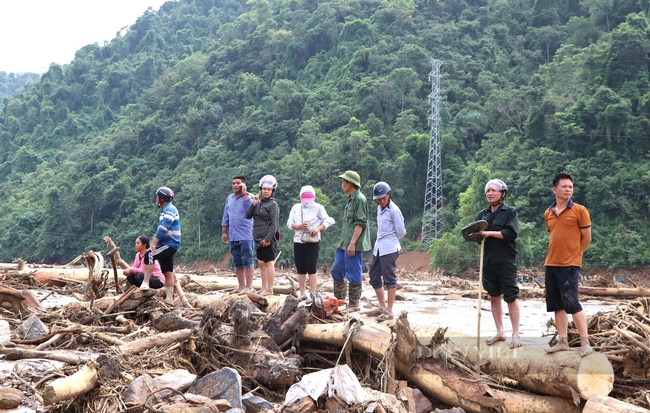 Mường Pồn - Điện Biên: "Chưa tìm thấy người mất tích thì lực lượng cứu hộ chưa về"- Ảnh 1.