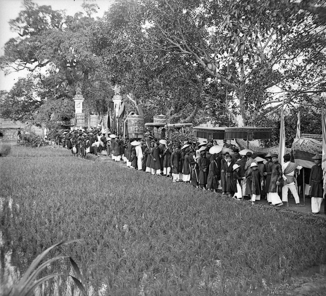Hình độc về lễ hội đền Voi Phục năm 1928- Ảnh 1.