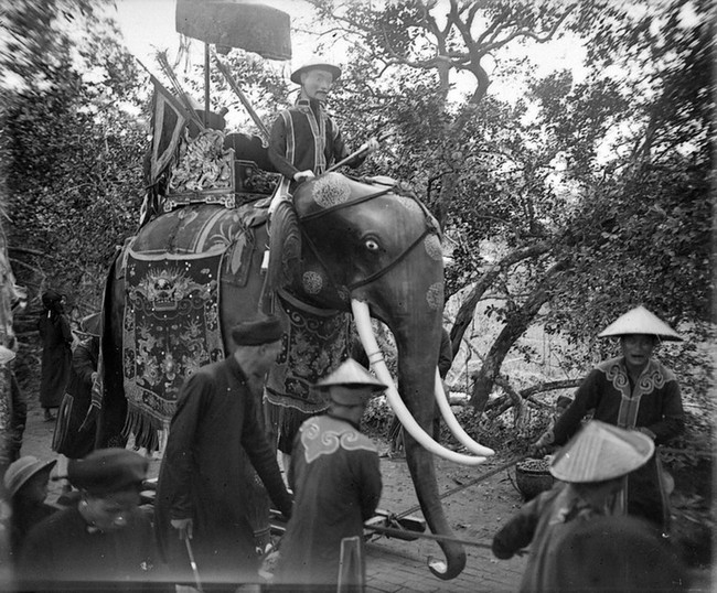 Hình độc về lễ hội đền Voi Phục năm 1928- Ảnh 9.