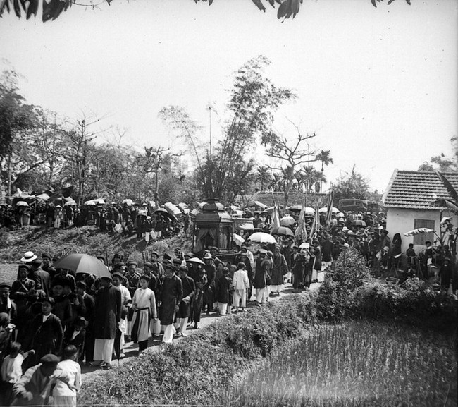 Hình độc về lễ hội đền Voi Phục năm 1928- Ảnh 18.