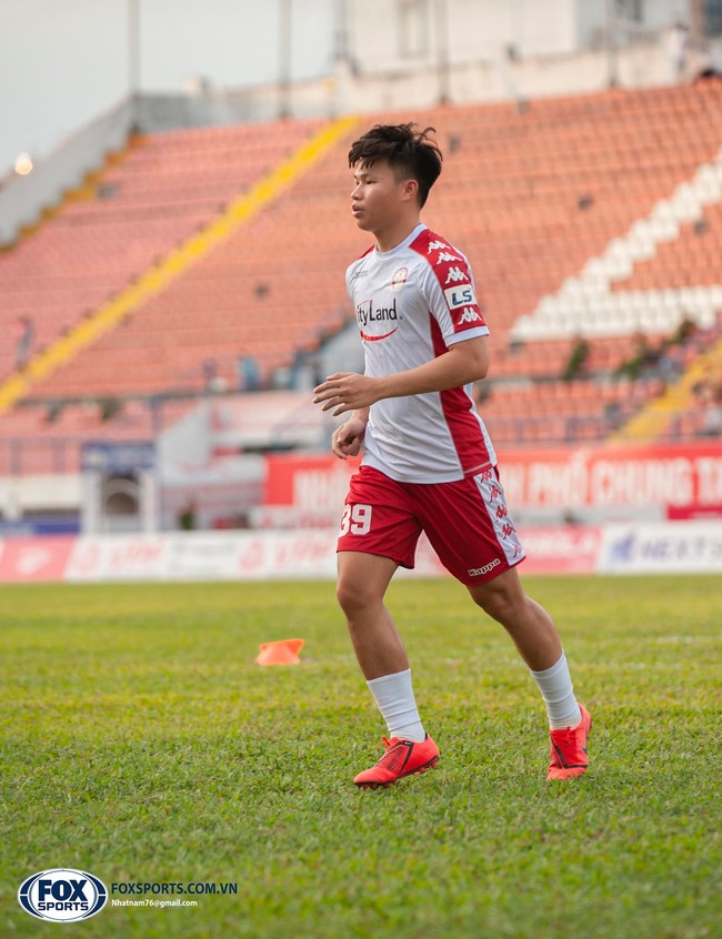 Chuyển nhượng V.League 11/8: “Vòng luẩn quẩn” đưa HLV Kiatisak trở lại nắm HAGL - Ảnh 2.