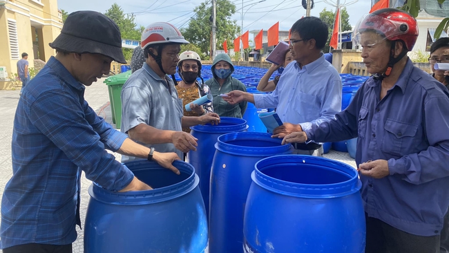 Hội NDVN bàn giao hàng nghìn thùng ủ rác hữu cơ, xe thu gom rác cho hội viên ở Thừa Thiên Huế  - Ảnh 5.