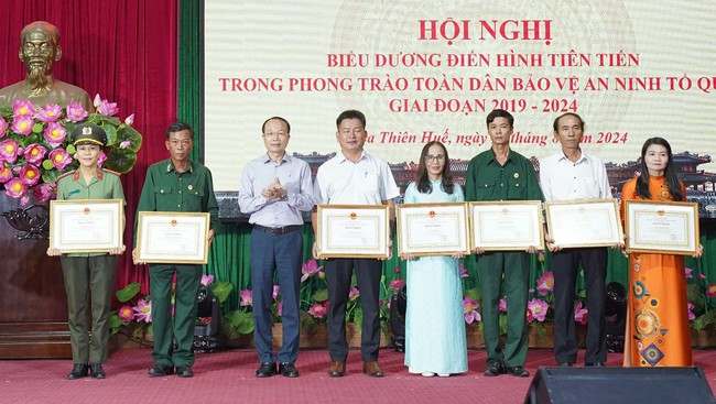 Hội Nông dân TT-Huế có nhiều tập thể, cá nhân xuất sắc trong phong trào bảo vệ an ninh Tổ quốc  - Ảnh 1.