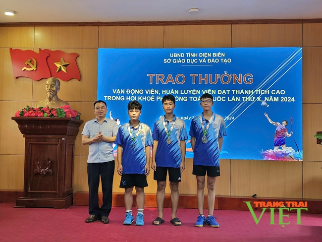 Điện Biên: Trao thưởng vận động viên đạt thành tích cao tại Hội khỏe Phù Đổng toàn quốc lần thứ 10, năm 2024 - Ảnh 1.